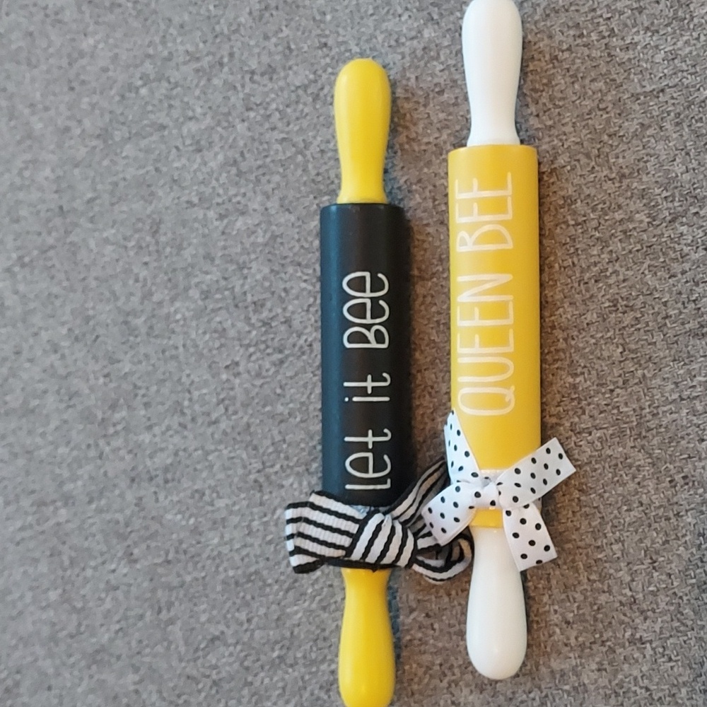 🐝 Mini Honey Bee Pin Rollers